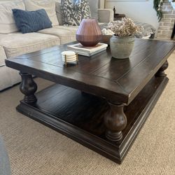 Pottery Barn Coffee Table 