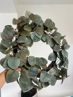 Decor wreath 22” diameter