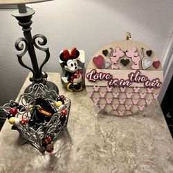 Mickey & Minnie Sign