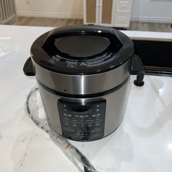 Electric Pressure Cooker..    Arrocera 