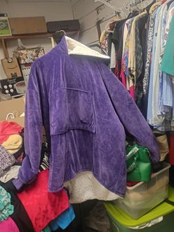 Extra thick comfy fleece hoodie size one size fits all