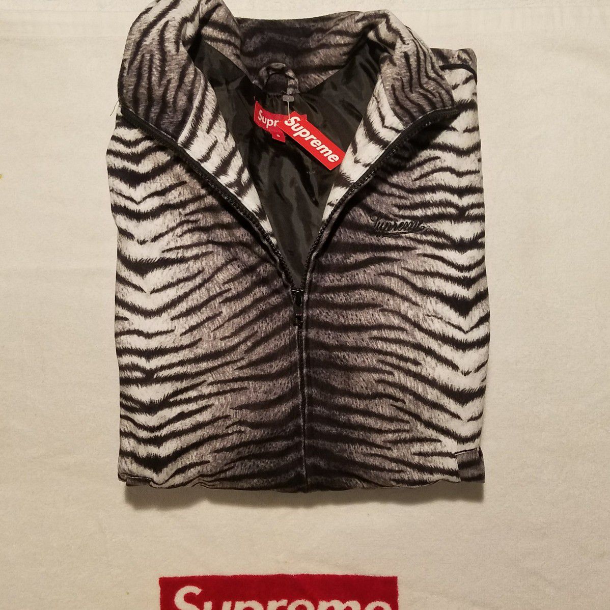 Supreme Zip up size Small