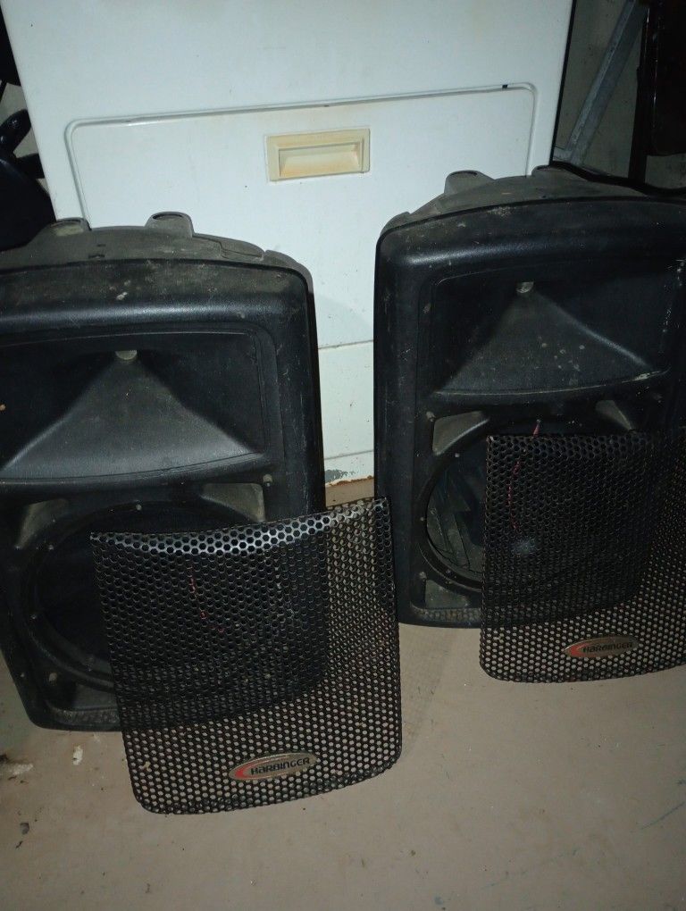 speakers cases