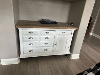 Changing table or dresser