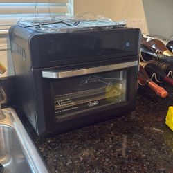 Air Fryer Toaster Oven - Black - Barely used 