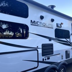 2021 Forest River Flagstaff Microlite 25 BRDS