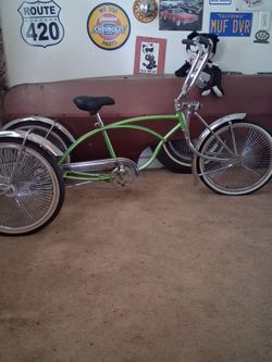 20""schwinn stingray lowrider 3 wheeler. $600 or best offer no trades