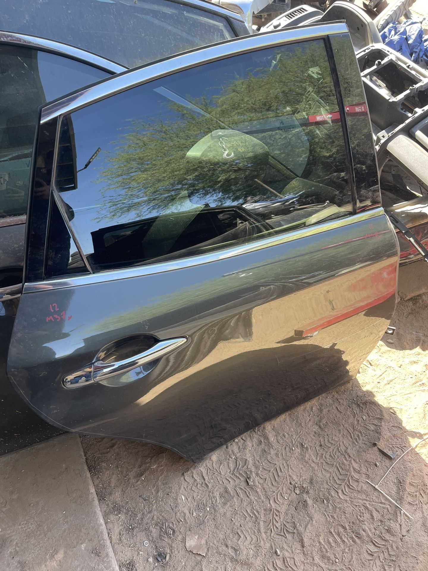 2012 infiniti M37 Doors (Front and Rear Passenger)
