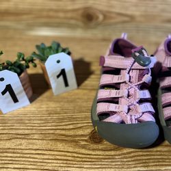 Keen Girls Sandals Size 11