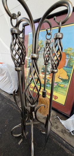 Fire place tool set