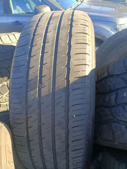 Michelin 235/60R18 Tires (2)
