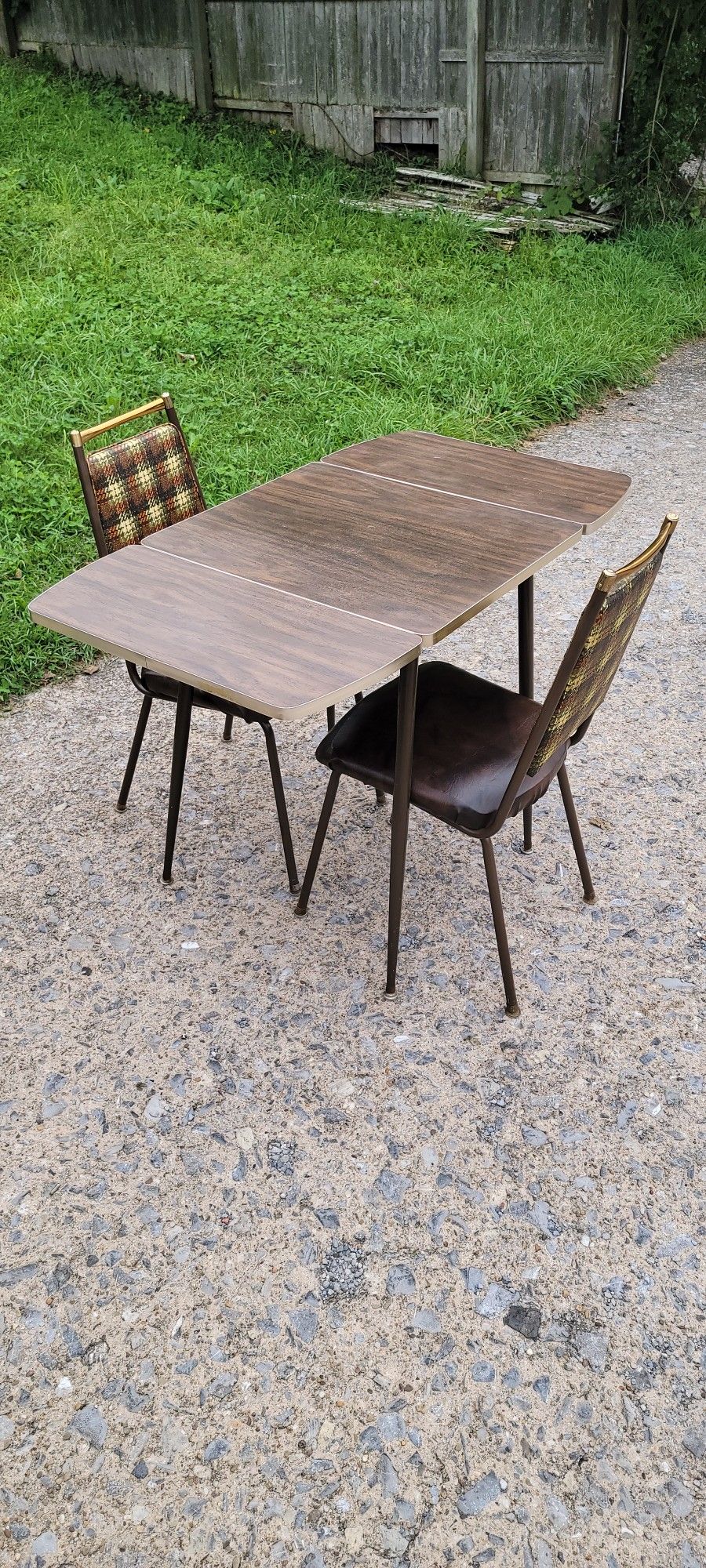 Vintage Table & Chairs for Sale in Altoona, PA OfferUp