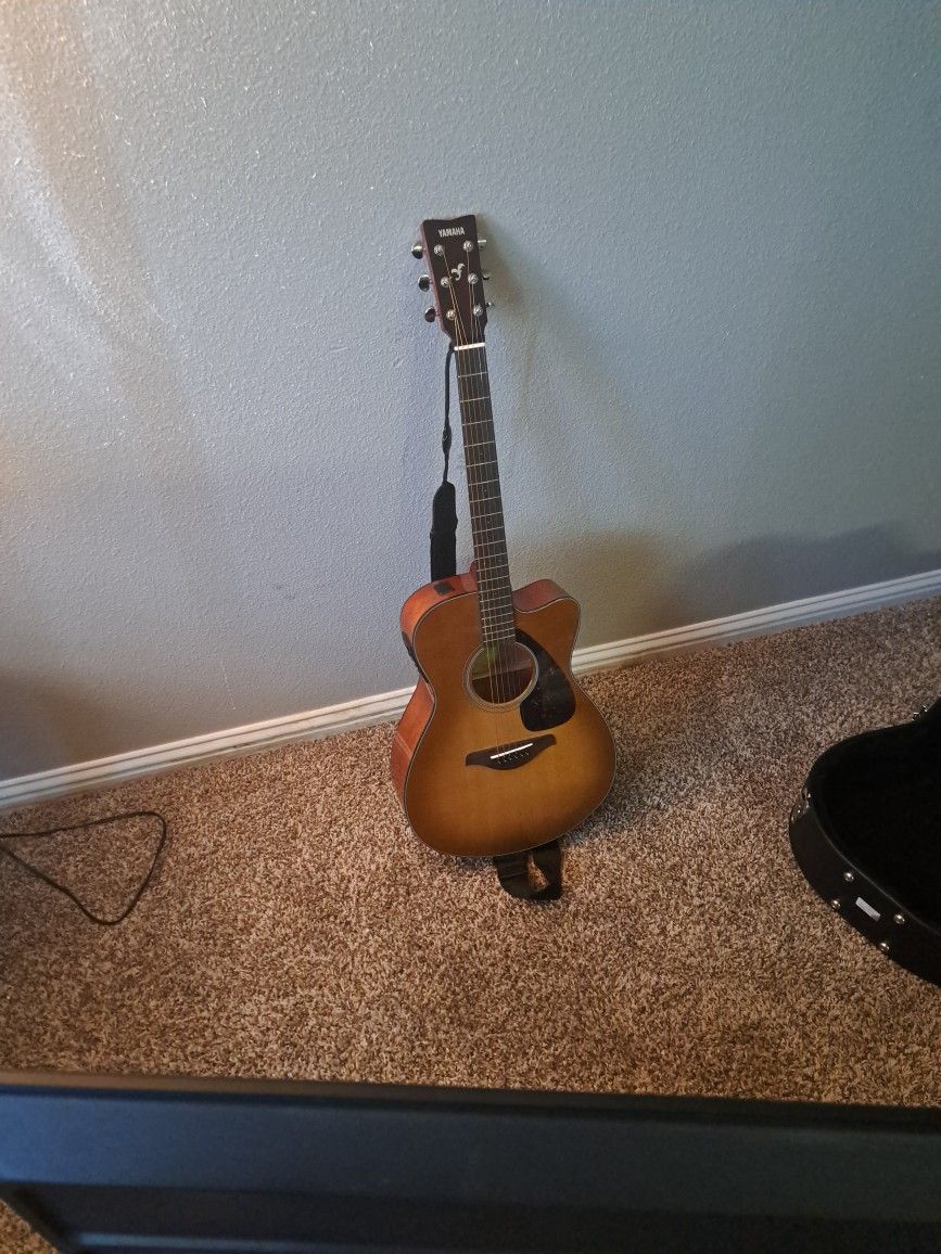 Yamaha Guitar And Road Runner Case