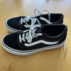 LIKE NEW Kid’s Old School Vans - Size 4