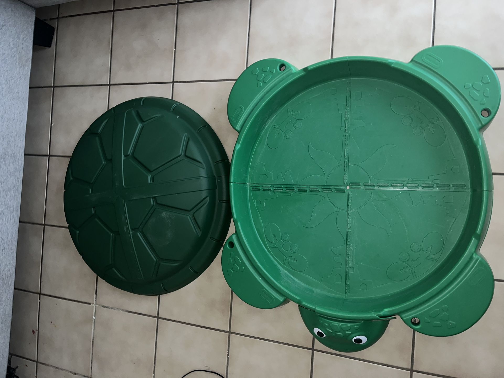little tikes sandbox with cover