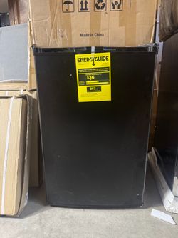 Electactic 4.5 cu.ft Mini Fridge w/ Freezer – Brand New