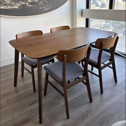 Dining Table + 4 Chairs