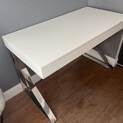 Modern White Desk/Vanity 