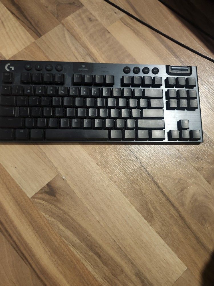 Logitech G915 Tkl