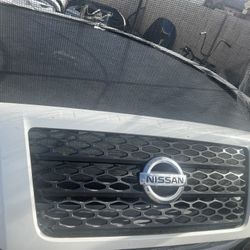 16/19 Nissan Titan XD Grille Oem