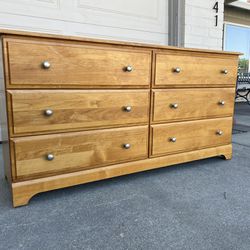 Wooden 6 drawer dresser with silver/nickel knobs