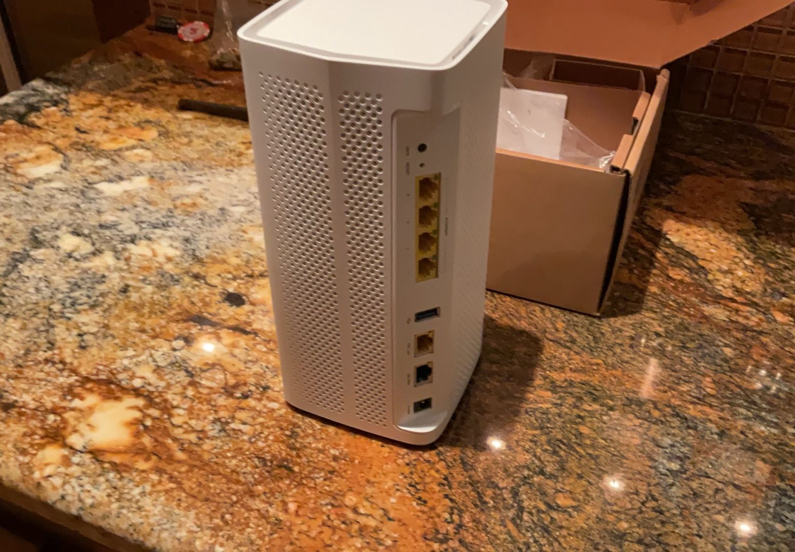 ZYXEL  Ethernet Gateway w/wireless