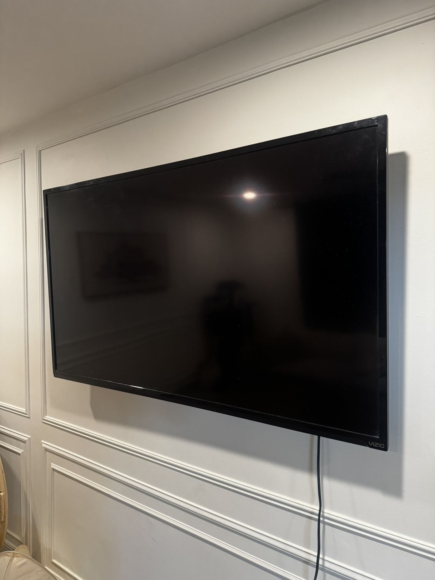 60in Vizio TV & Adjustable Mount