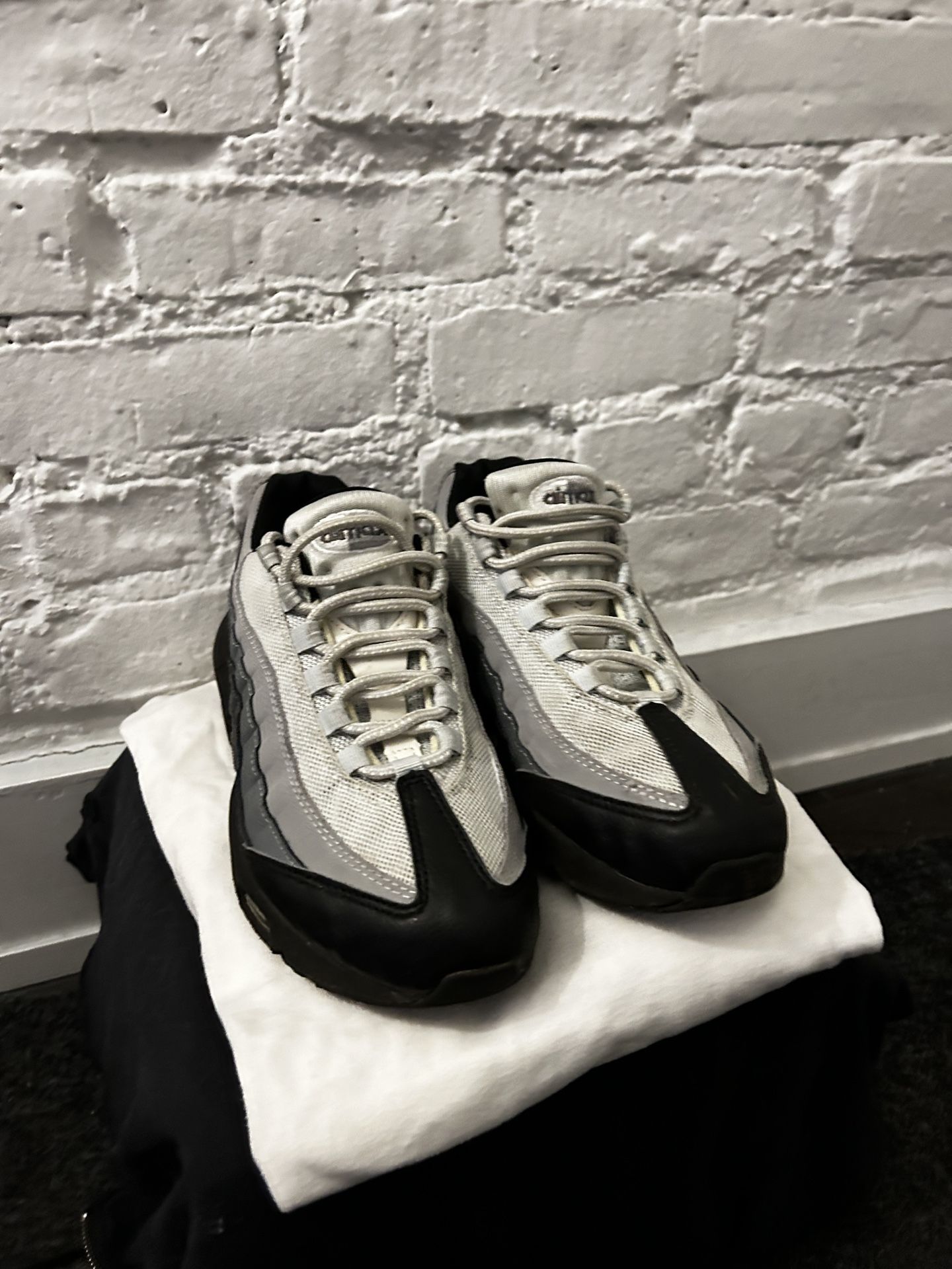Nike Air Max 95 Essential Black Grey White 749766-022 Mens