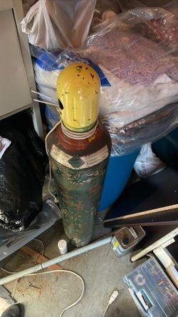 Helium tank