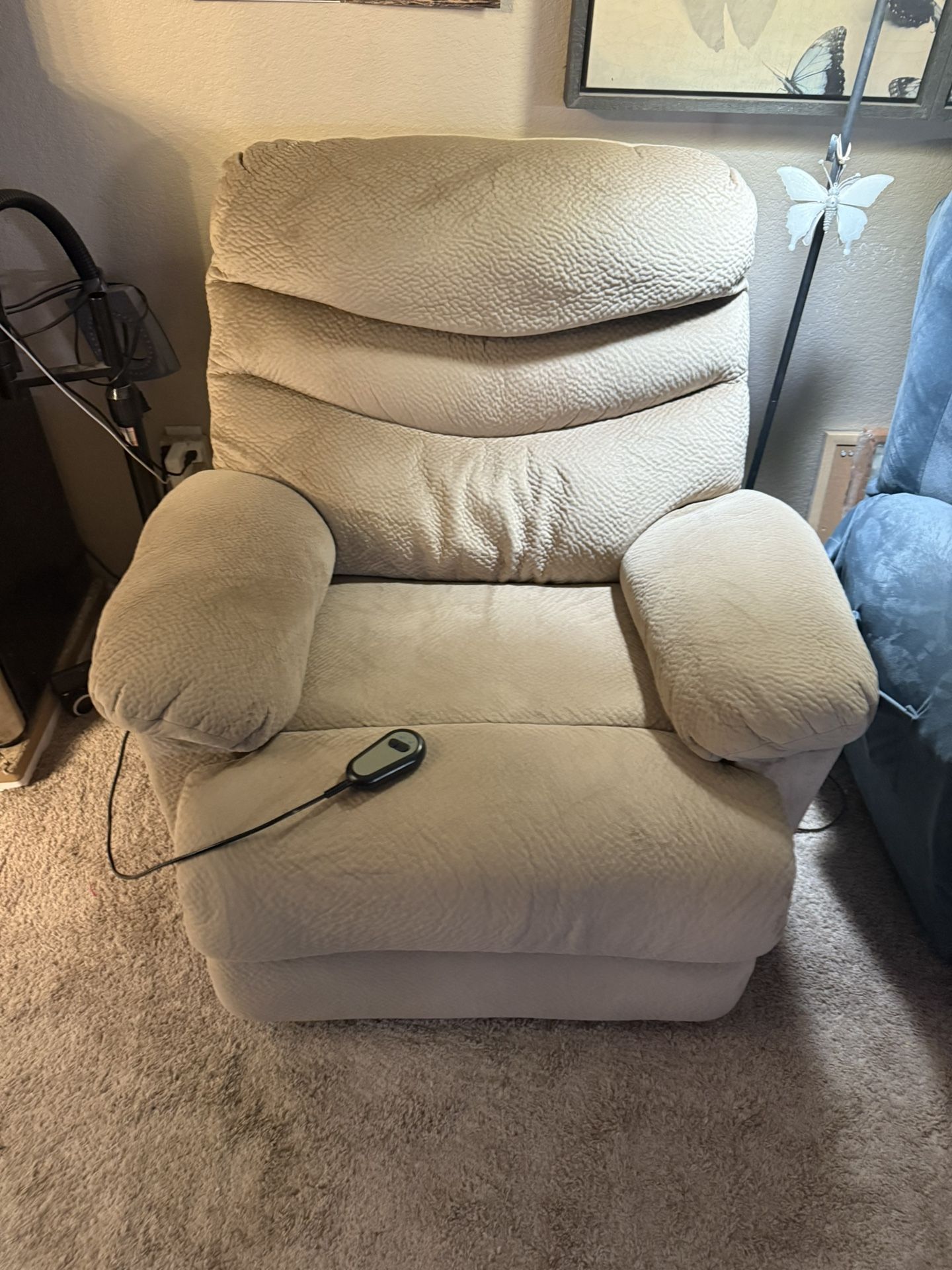 Lifting Recliner (set of 2)