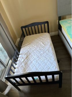Toddler bed