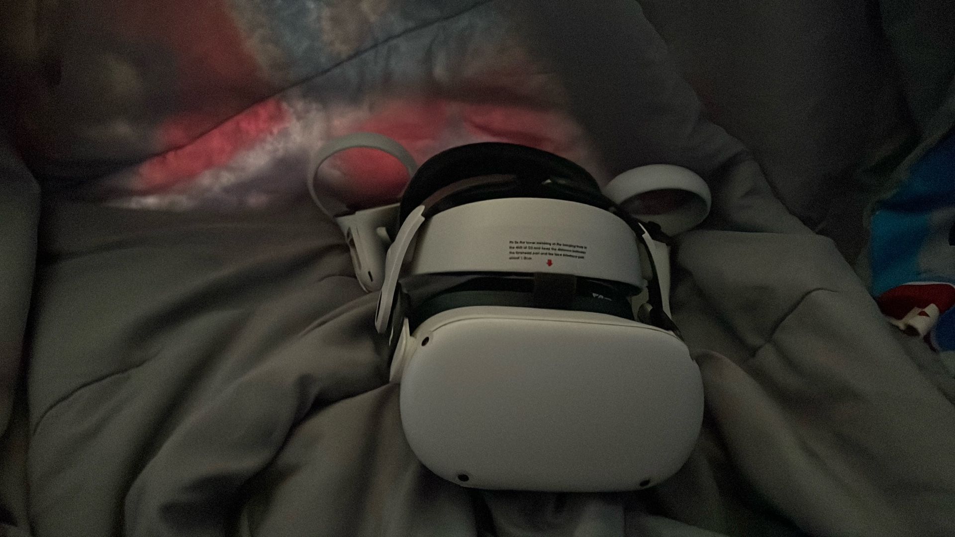 Oculus Quest 2 (W/ Headstrap And Controller) 