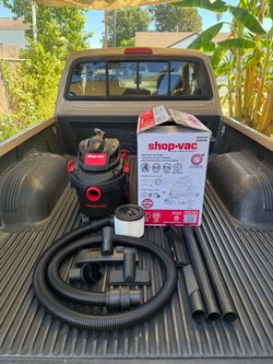NEW Shop-Vac 4-Gallon 6 HP Corded Wet Shop Vacuum w/Accessories Included