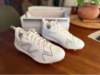 New Balance Softball Cleats - Women Size 9 - White Grey