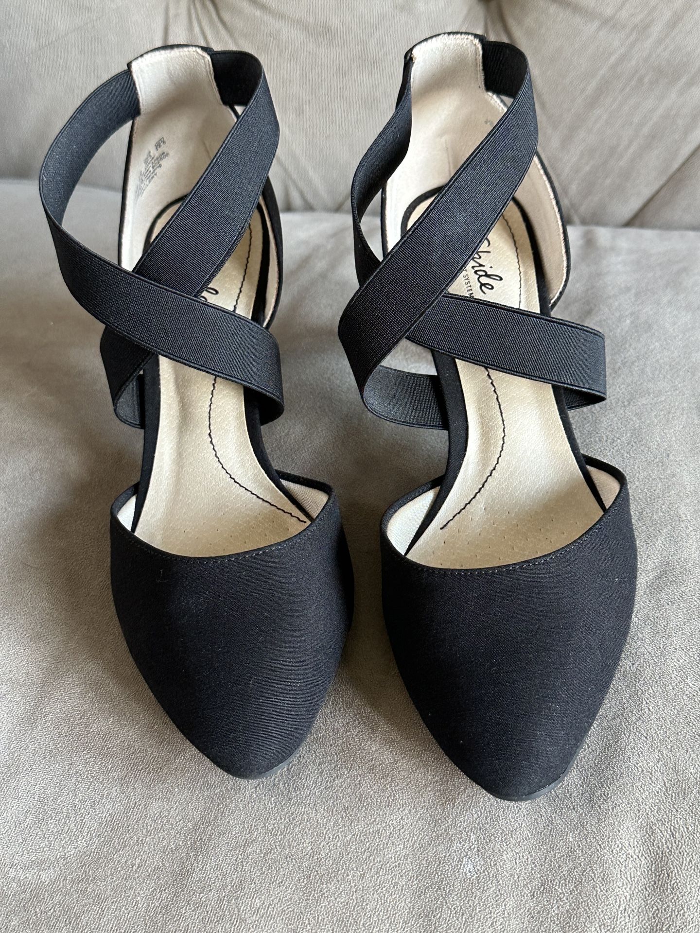 LifeStride Strappy Black Pumps Brand New