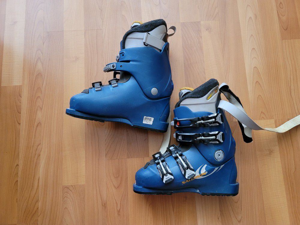 Salomon Ski Boots Size 24.0 Women's US 6.5