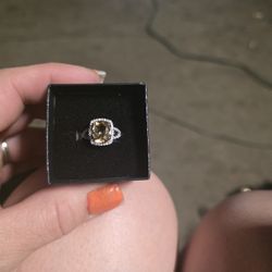 Beautiful Diamond Ring With Stone