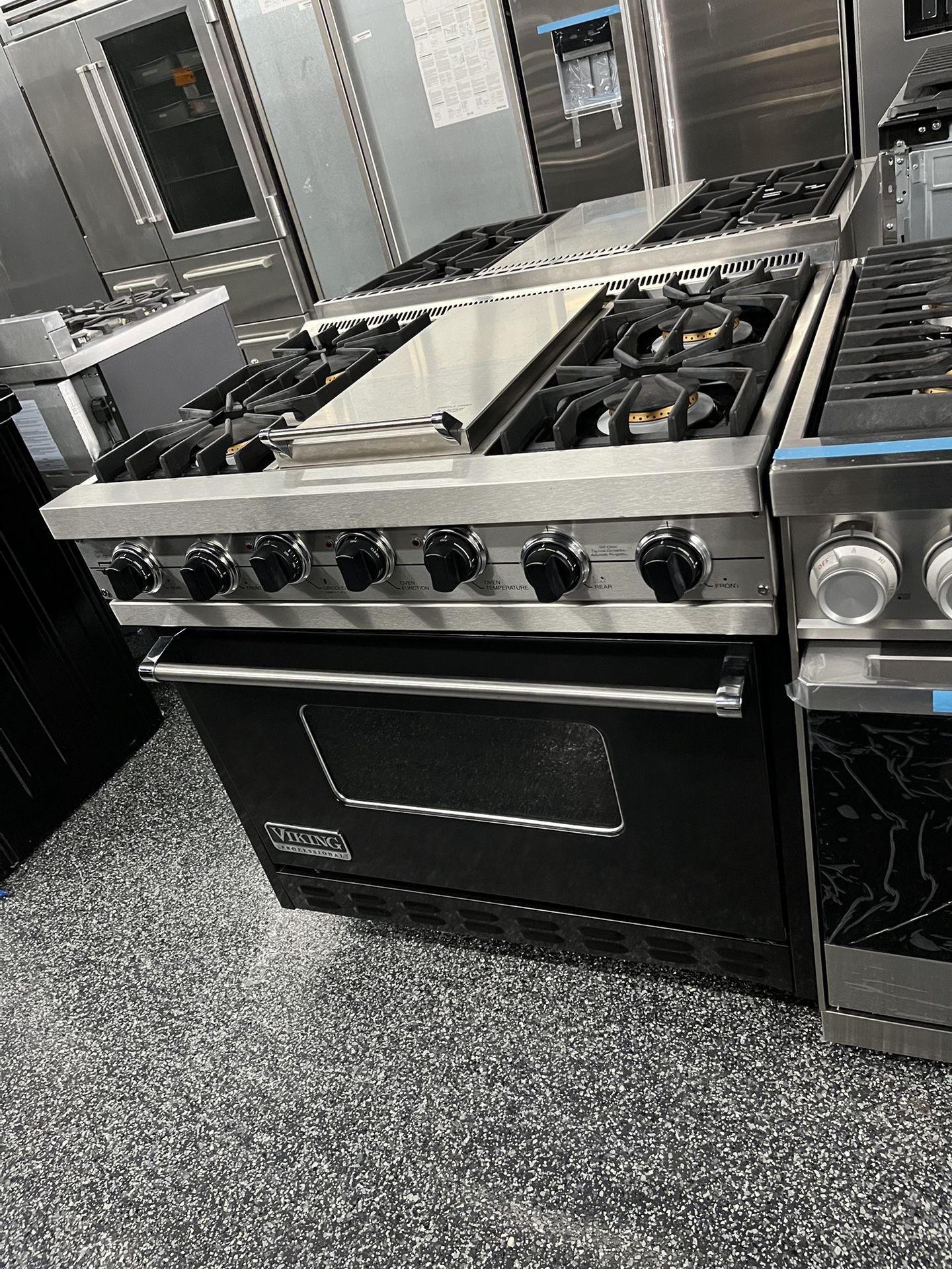Viking Professional Black 36 Inch Gas Range Stove