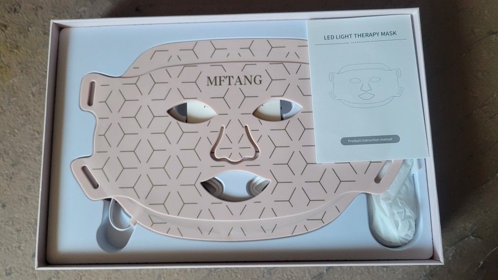 Red Light Therapy Face Mask