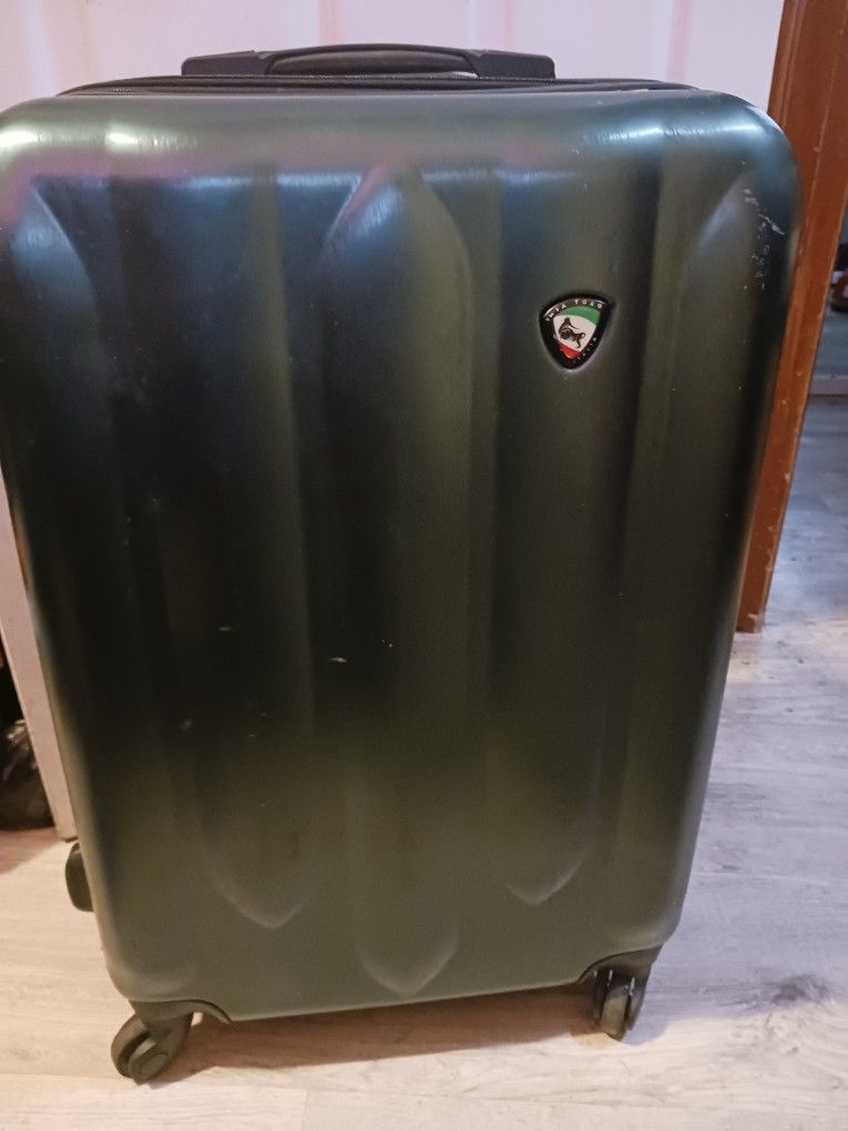 Mia Toro Italian Hard Case Locking Luggage
