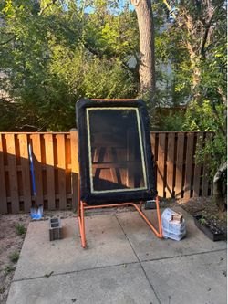 Lacrosse rebounder