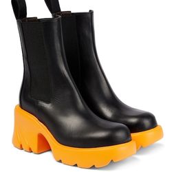Woman’s leather boots size 39/38,5 US