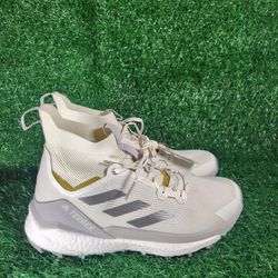 Adidas Terrex Free Hiker 2 Women's Size 10 Or 8.5 Men Hiking Shoes NWT 
Brand-new no box 
100 percent authentic 
Ship the same business day
SKU25SP02