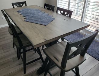 Dining Room/Patio Table