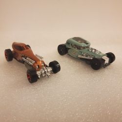 Hot Wheels Sweet 16 II 1997 Terrorific Malaysia Spider and 2019 Mod Rod Diecast 