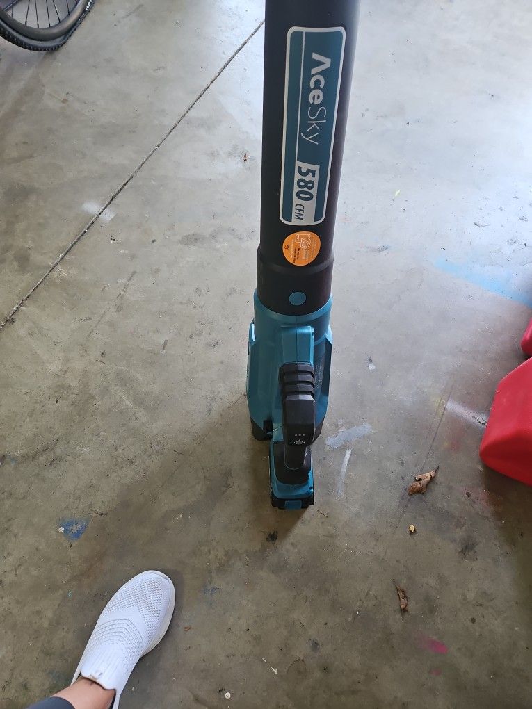 Leaf Blower
