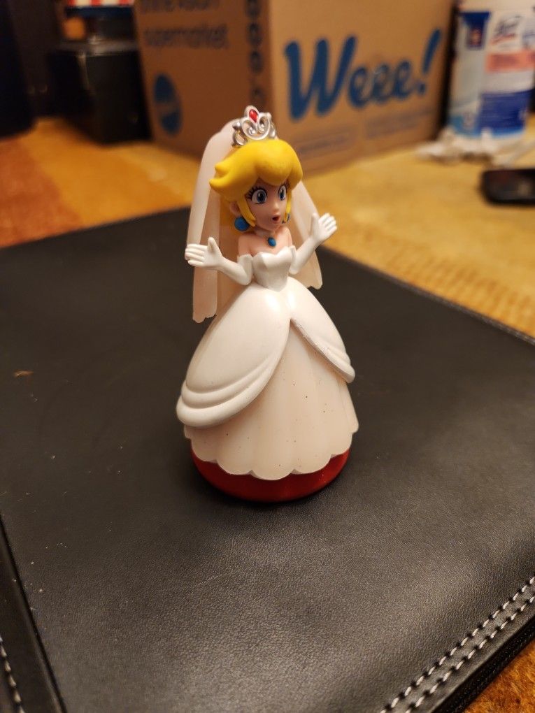 Nintendo Amiibo Wedding Peach