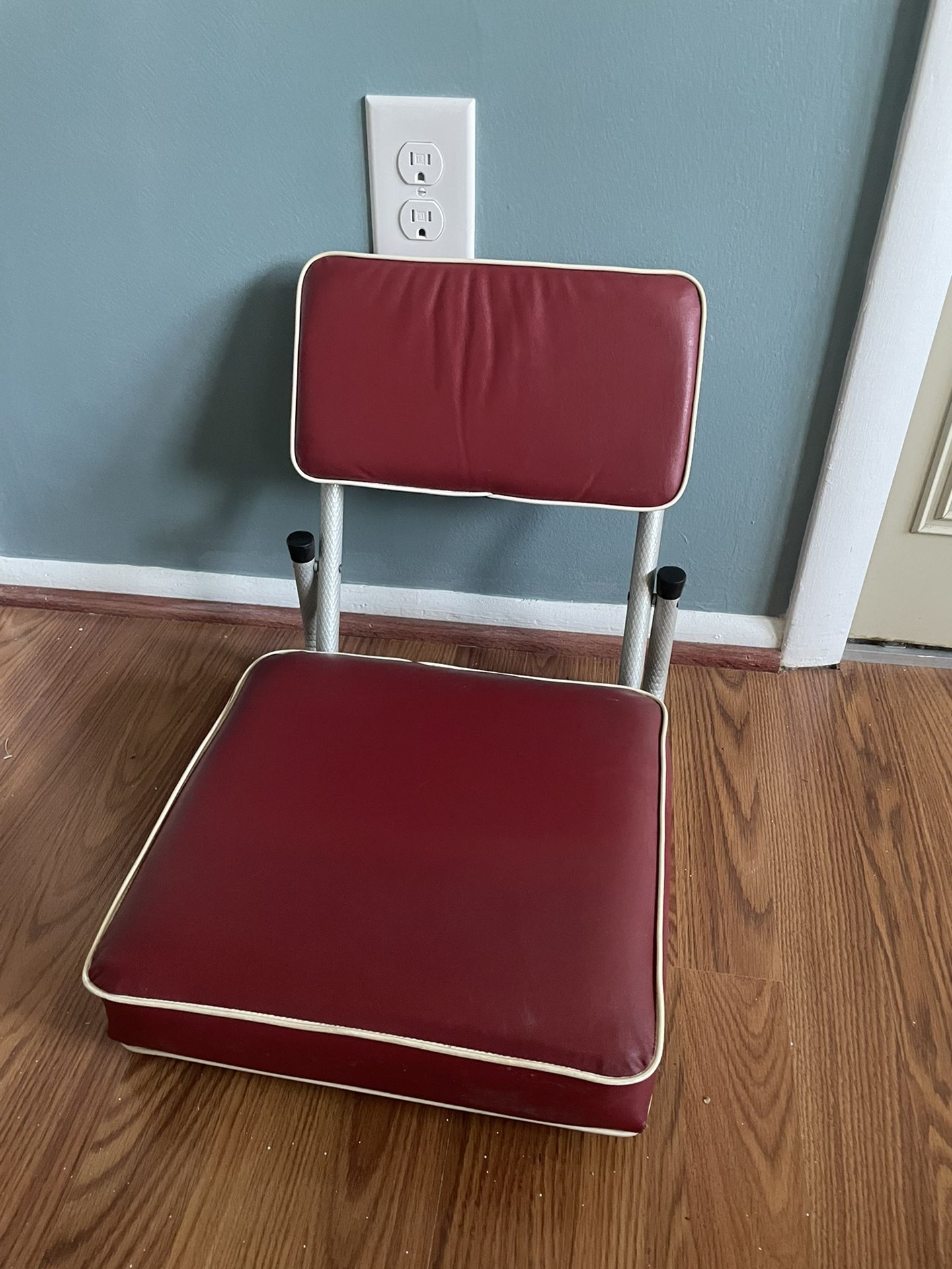Red Stadium Seat Cushion w Back Support for Team Sporting Events w Bleachers