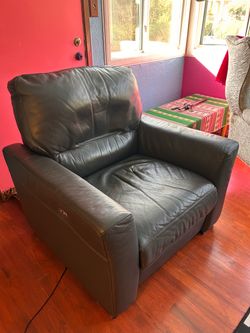 LEATHER RECLINER