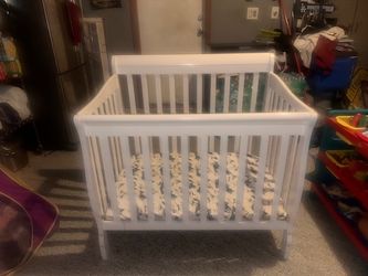 Mini Crib in French White